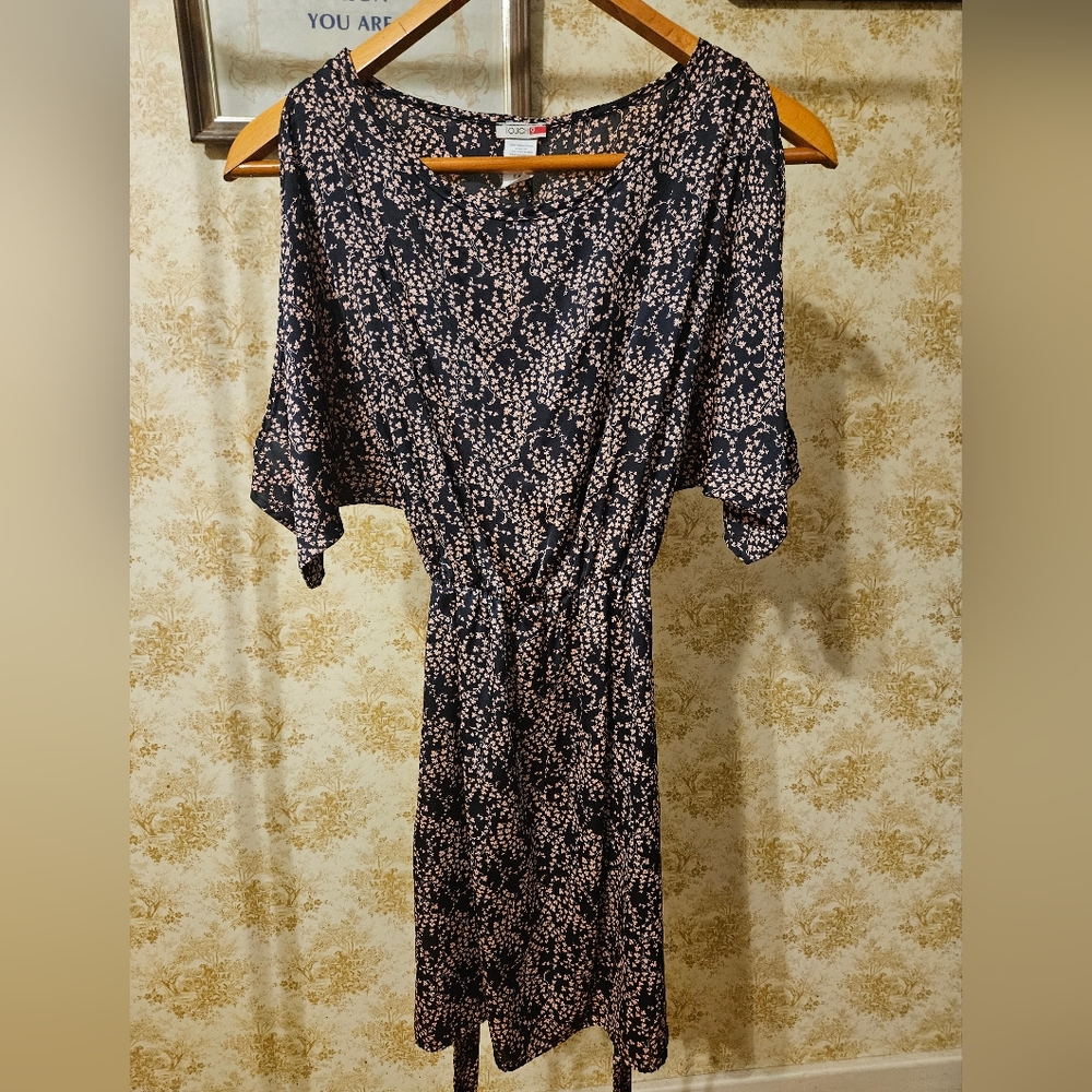 TOUCH 9 Small OPEN SLEEVE DRESS WITH TIE BELT - Picture 3 of 10